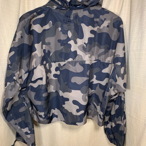 Wind breaker Love tree cropped Jacket size Medium - Picture 4 of 7